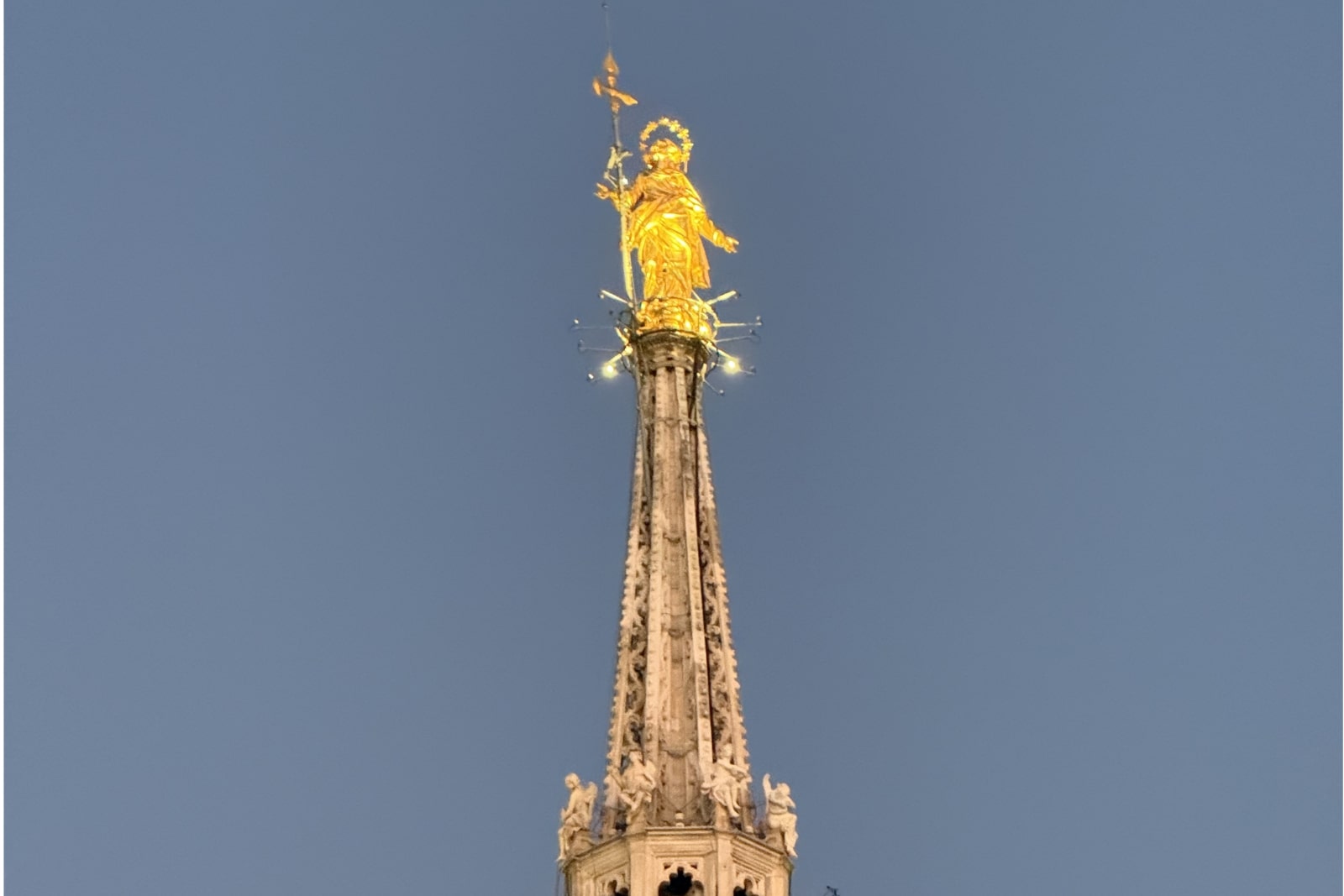 Madonnina du Duomo de Milan